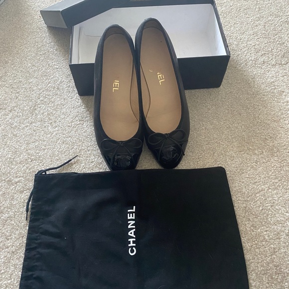 Authentic Chanel Ballerina - Picture 3 of 4